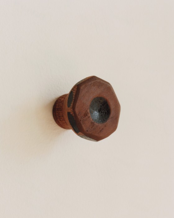 HAND-PAINTED AFRICAN MAHOGANY KNOB (BLACK), 2019